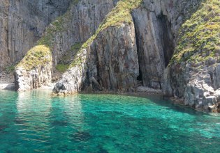 Ιταλία: Το παραδεισένιο νησί χωρίς δρόμους, χωρίς σήμα τηλεφώνου και σχεδόν χωρίς τουρίστες