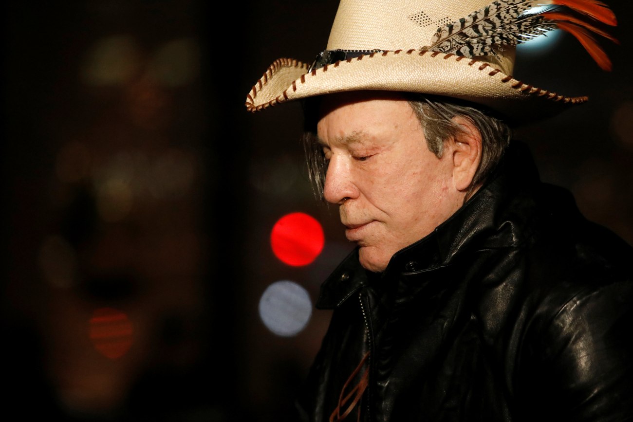 Μίκι Ρουρκ: «Απάτη» η καμπάνια GoFundMe στο όνομά μου – Kινεί νομικές διαδικασίες