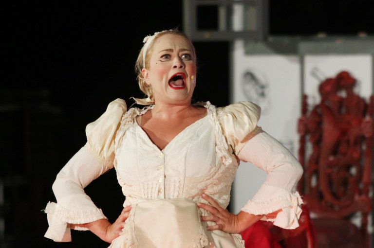 «Ήταν πολύ σημαντικό»: Η Ιωάννα Ασημακοπούλου για την κωμωδία, τις εξωσωματικές και την υιοθεσία