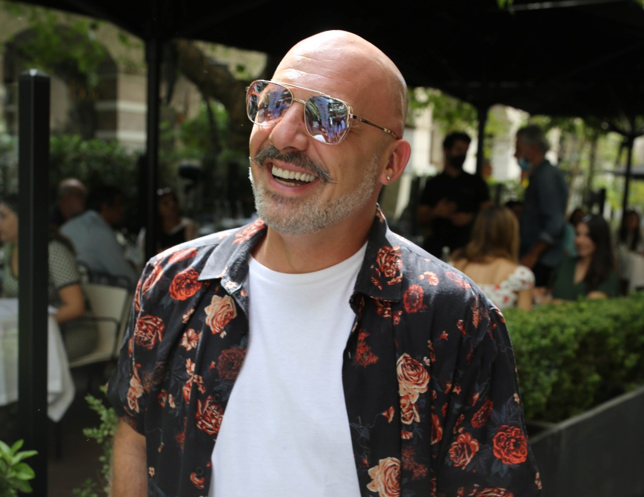 Δεν αγαπάει αυτούς που δουλεύουν γι’ αυτήν: Ο Νίκος Μουτσινάς αποκάλυψε γιατί απομακρύνθηκε από την τηλεόραση