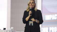 «Λύγισε» η Ελεονώρα Μελέτη: Ξέσπασε σε λυγμούς στο Ευρωκοινοβούλιο για την κακοποίηση που έχει δεχτεί