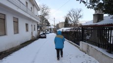 Καιρός: Χειμωνιάτικο σκηνικό με χιόνια και θυελλώδεις ανέμους – Πού αναμένονται καταιγίδες