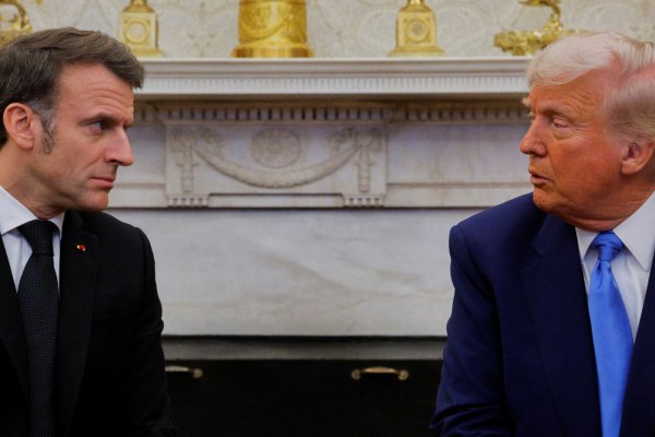 Τραμπ: «Φίλε δεν καταλαβαίνω τι κάνεις με τη Γροιλανδία» –  Ο αμερικανός φέρνει στο φως προσωπικά μηνύματα του Μακρόν