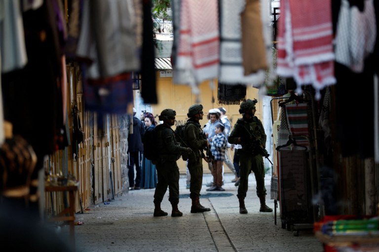 Δυτική Όχθη: Η Ύπατη Αρμοστεία του ΟΗΕ για τα Ανθρώπινα Δικαιώματα καταγγέλλει το ισραηλινό «απαρτχάιντ»