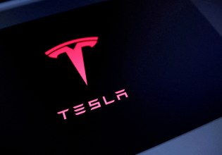 Η Tesla χάνει έδαφος στην Ευρώπη, αλλά «σπάει κοντέρ» στη Νορβηγία