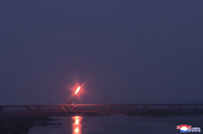 Βόρεια Κορέα: «Εκτόξευσε τουλάχιστον ένα πύραυλο προς τη θάλασσα της Ιαπωνίας»