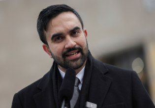 Ο δήμαρχος Νέας Υόρκης Μαμντάνι μιλά για «πράξη πολέμου και παραβίαση του ομοσπονδιακού και του διεθνούς δικαίου»