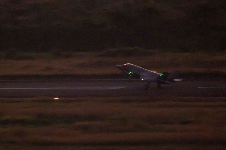 Ιράν: Η Τεχεράνη απειλεί με «ταχείες δίκες» συλληφθέντες – Σε επιφυλακή οι βάσεις των ΗΠΑ στη Μέση Ανατολή