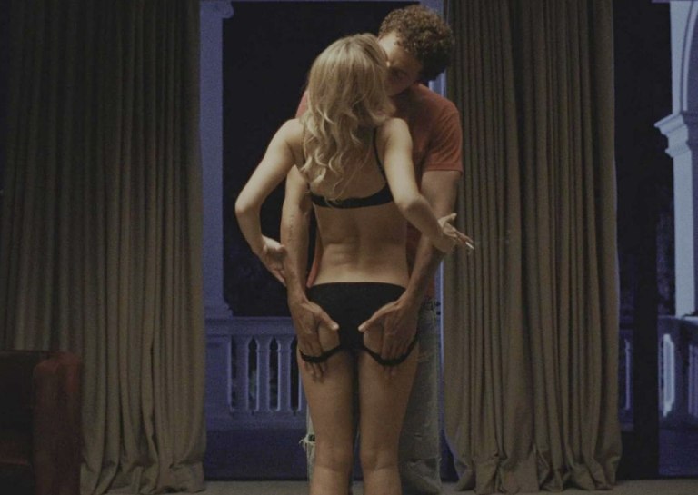 Σεξ, εξουσία και ασφυξία – Γιατί το Euphoria και το The Idol ανησυχούν τους ειδικούς