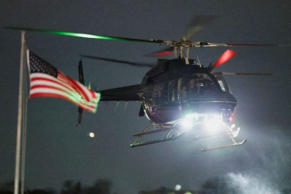 H πτήση του Μαδούρο πάνω από το Άγαλμα της Ελευθερίας και οι εφημερίδες που γνώριζαν για την επιδρομή [βίντεο]