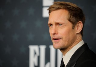 «Δεν ξέρω τι εννοούσα» – Ο Αλεξάντερ Σκάρσγκαρντ διαλύει τις φήμες σχετικά με την αμφιφυλόφιλη σεξουαλικότητά του