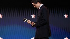 Το Marty Supreme «χάρισε» στον Τιμοτέ Σαλαμέ το πρώτο του μεγάλο βραβείο – Η αφιέρωση και το φιλί στην Κάιλι Τζένερ