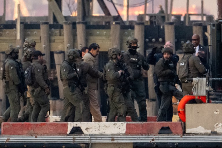 Βενεζουέλα: Ο Μαδούρο και η σύζυγός του τραυματίστηκαν κατά την αιχμαλώτισή τους από τον στρατό των ΗΠΑ