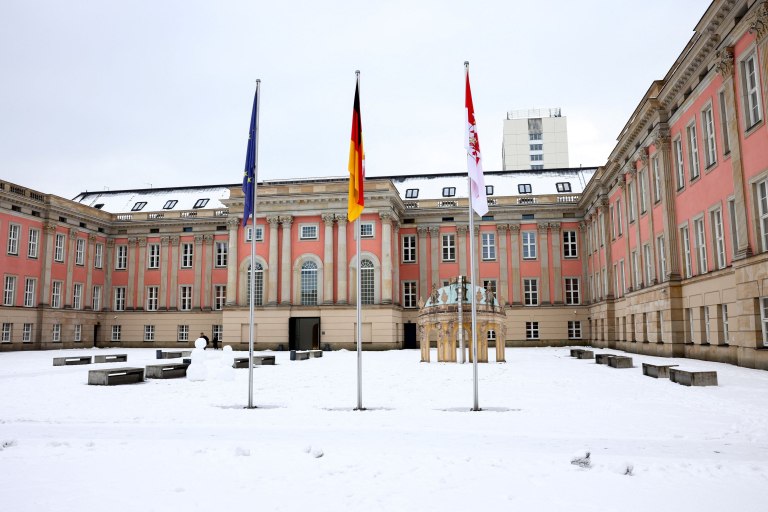 Γερμανία: Διαλύθηκε ο κυβερνητικός συνασπισμός στο Βρανδεμβούργο – Αποχώρησαν οι βουλευτές της Σάρα Βάγκενκνεχτ