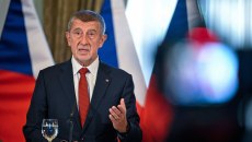 Γροιλανδία: Ο Τσέχος πρωθυπουργός αγόρασε υδρόγειο για να δει πού βρίσκεται – Viral για αρνητικούς λόγους