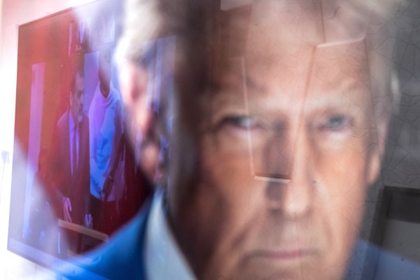 Τραμπ: «Ακύρωσα το δεύτερο κύμα επιθέσεων στη Βενεζουέλα» – Παραμένει ο αμερικανικός στόλος στην Καραϊβική