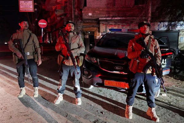 Συρία: Ο στρατός βομβαρδίζει συνοικίες του Χαλεπιού και ζητά από τους κούρδους μαχητές να παραδοθούν