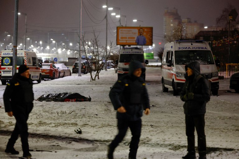 Ουκρανία: Τέσσερις νεκροί και 19 τραυματίες από τις ρωσικές επιθέσεις στο Κίεβο