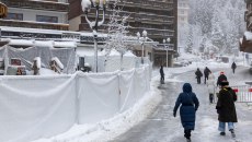 Ελβετία: Μήνυση κατά του Charlie Hebdo –Σκίτσο σατιρίζει την τραγωδία του Κραν Μοντανά