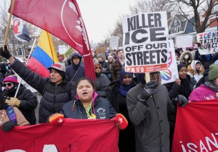 ΗΠΑ: Ξεσηκωμός ενάντια στην ICE μετά τη δολοφονία της Ρενέ Γκουντ – Διαδηλώσεις στη Μινεάπολη και άλλες πόλεις