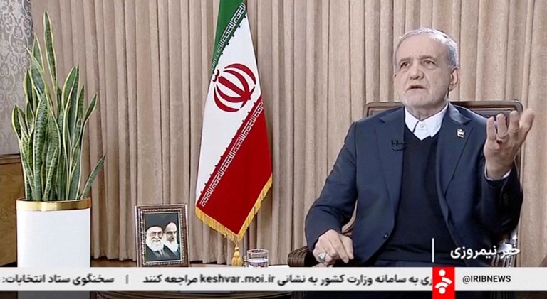 Ιράν: Κάλεσμα Πεζεσκιάν για συγκεντρώσεις σε όλη τη χώρα – «Εθνική πορεία αντίστασης»