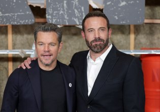 Οι Ματ Ντέιμον και Μπεν Άφλεκ αποκάλυψαν τα κόλπα του Netflix στις ταινίες του για να κρατήσει «ζωντανό» το ενδιαφέρον των θεατών