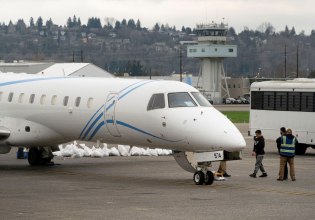 Ξαναρχίζουν οι πτήσεις απελαθέντων από την Κολομβία στις ΗΠΑ πριν από τη συνάντηση Τραμπ και Πέτρο