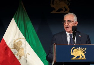 «Η Ισλαμική Δημοκρατία θα πέσει» – Ο εξώριστον πρίγκιπας του Ιράν θέλει να ηγηθεί της μετάβασης στη δημοκρατία