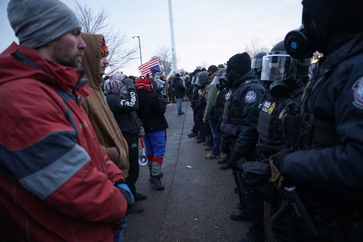 «Νόμος περί Εξέγερσης» – Το Πεντάγωνο προετοιμάζει 1.500 στρατιώτες για αποστολή στη Μινεσότα