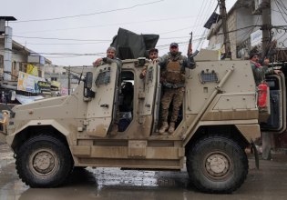 Συρία: Στην κομβική πόλη Ράκα εισέβαλε ο κυβερνητικός στρατός – Μάχες με τους Κούρδους, ποιος ελέγχει τι