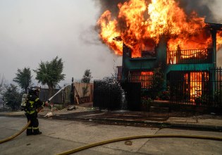 Η Χιλή κηρύσσει κατάσταση καταστροφής – Τουλάχιστον 16 νεκροί από τις πυρκαγιές