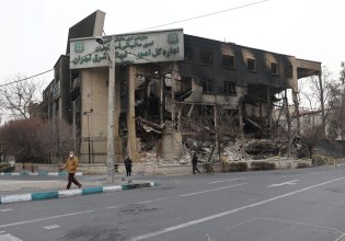 Ιράν: Ο αρχηγός της αστυνομία καλεί τους διαδηλωτές «να παραδοθούν» για να αντιμετωπιστούν με «επιείκεια»