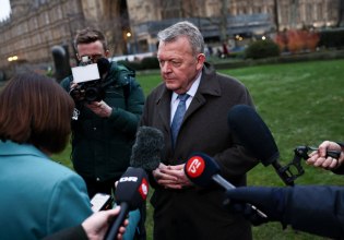 «Η επιθετικότητα απέναντι στη Γροιλανδία είναι ζήτημα της ΕΕ και όχι μόνο της Δανίας»