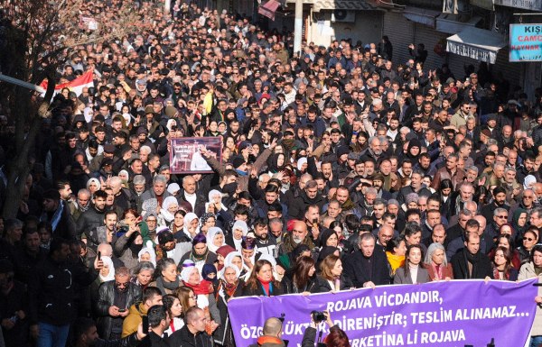 Τουρκία: Το φιλοκουρδικό κόμμα DEM ζητά να σταματήσει η πολιορκία του Κομπάνι από τις συριακές δυνάμεις