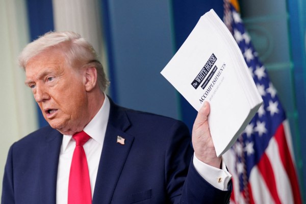 Τραμπ: «Αμφιβάλλω αν το ΝΑΤΟ θα έρθει να μας σώσει» – «Θα δείτε» τι θα γίνει με Γροιλανδία