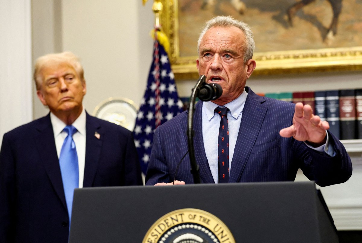 O ψεκασμένος υπουργός Υγείας Ρόμπερτ Κένεντι αμφισβητεί την επιστημονική ομοφωνία για τα εμβόλια (Reuters)