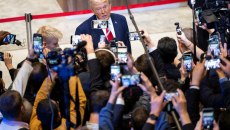 Τραμπ: Ολοι όσους πέρασε «γενεές δεκατέσσερις» στο Νταβός