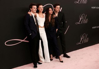 «Προδομένη» νιώθει η Βικτόρια Μπέκαμ από τον Μπρούκλιν -Τον προστάτευε επί χρόνια από «σκοτεινές ιστορίες»