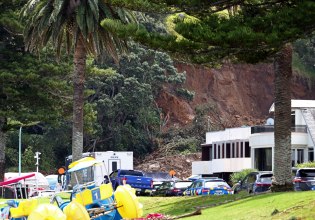 Νέα Ζηλανδία: Διακόπηκε η επιχείρηση ανεύρεσης των θυμάτων κατολίσθησης στο κάμπινγκ