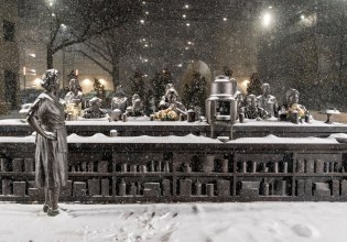 ΗΠΑ: 12 πολιτείες σε κατάσταση έκτακτης ανάγκης λόγω κακοκαιρίας – 10.000 πτήσεις ακυρώθηκαν