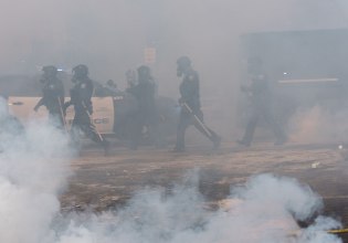 «Έτσι μοιάζει ο φασισμός»: O τρόμος στη Μινεάπολη έχει αρχίσει να θυμίζει εμφύλιο πόλεμο