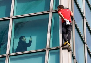 Ταϊπέι: Αναρριχητής σκαρφάλωσε χωρίς σκοινί σε ουρανοξύστη 508 μέτρων