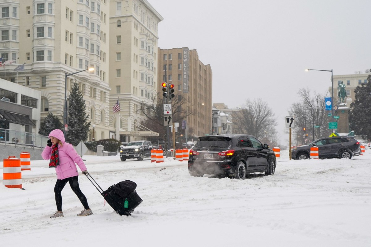 ΗΠΑ: Σε κατάσταση έκτακτης ανάγκης 17 Πολιτείες λόγω κακοκαιρίας – 800.000 νοικοκυριά χωρίς ρεύμα