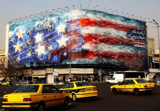 Όποιος σπέρνει άνεμο, θα θερίσει θύελλα: «Πολύ υψηλή» η πιθανότητα επίθεσης των ΗΠΑ στο Ιράν, λένε οι ειδικοί