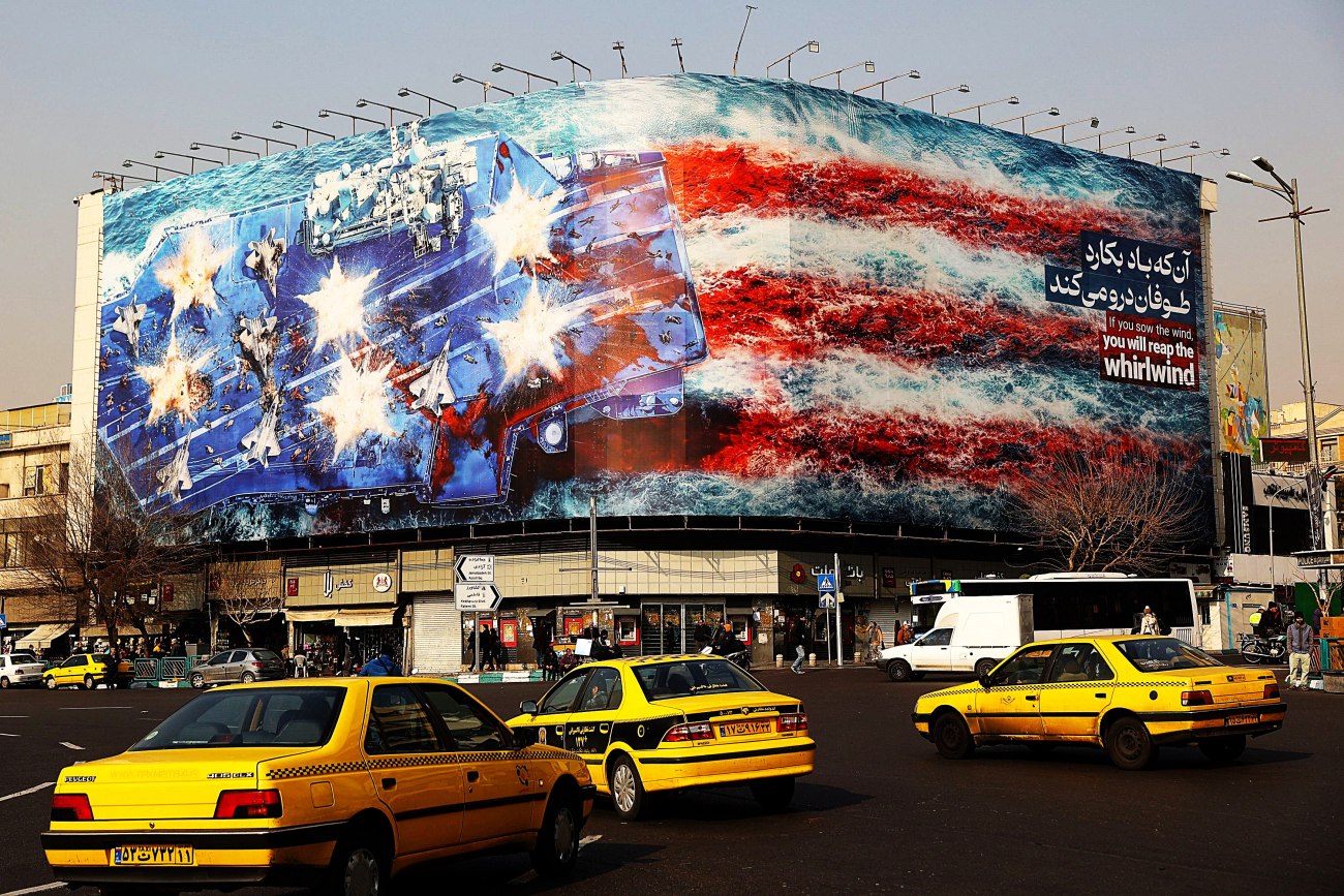 Όποιος σπέρνει άνεμο, θα θερίσει θύελλα: «Πολύ υψηλή» η πιθανότητα επίθεσης των ΗΠΑ στο Ιράν, λένε οι ειδικοί