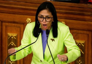 Βενεζουέλα: Ο Ρούμπιο απειλεί με νέα επίθεση εάν η κυβέρνηση δεν συνεργαστεί – Οι ΗΠΑ αμφιβάλουν για τη Ροντρίγκες