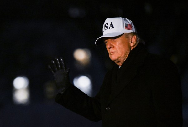 Τραμπ: Μεγάλη αμερικανική «αρμάδα» κινείται προς το Ιράν