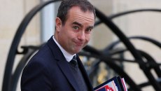 Γαλλία: Ο Λεκορνί περνά το σύνολο του προϋπολογισμού χωρίς ψηφοφορία στη Βουλή – «Λάστιχο» το Σύνταγμα