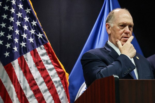 ΗΠΑ: Ο «τσάρος των συνόρων» δεσμεύεται για μείωση των δυνάμεων ασφαλείας στη Μινεάπολη «σύντομα»