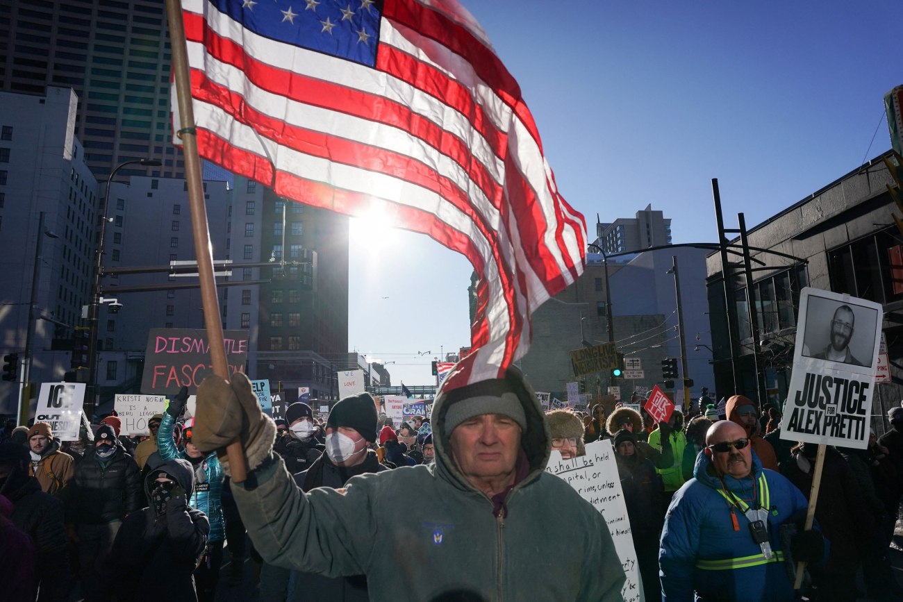 Χιλιάδες πολίτες στους δρόμους των ΗΠΑ ζητούν δικαιοσύνη για τους δύο αμερικανούς πολίτες που έπεσαν νεκροί από τα πυρά της ICE